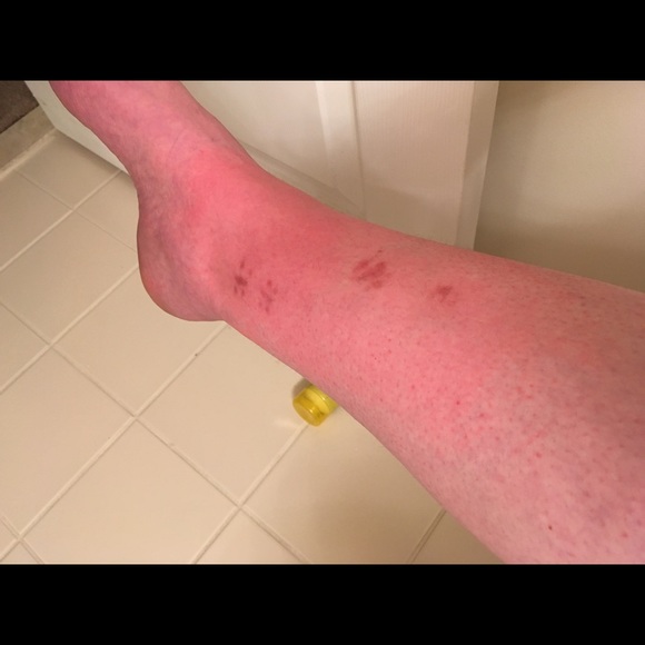 Meet your Posher, Jenn 💙 - Picture 4 of 6